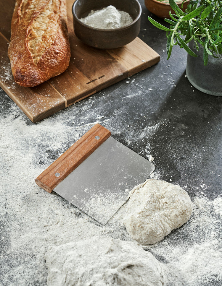 Dough cutter