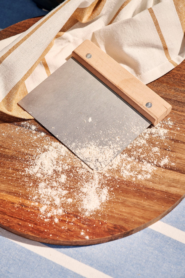 Dough cutter