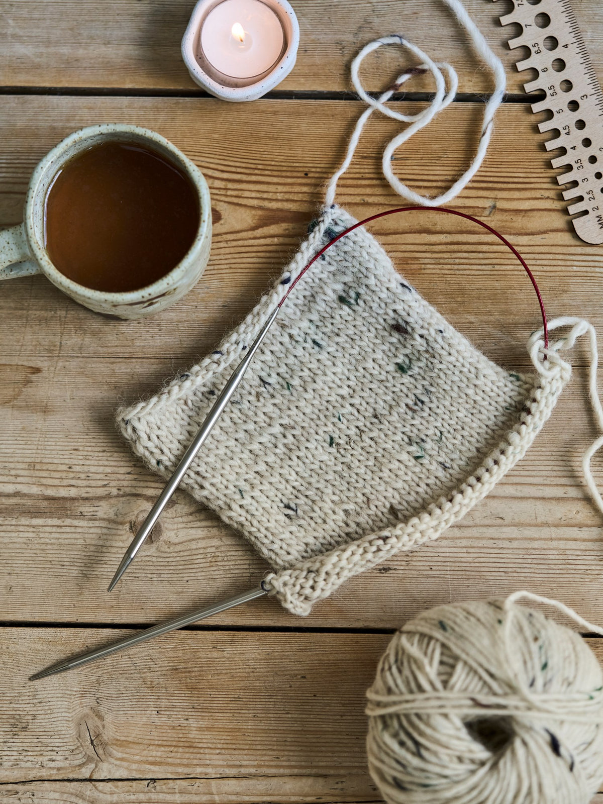 Circular knitting needles