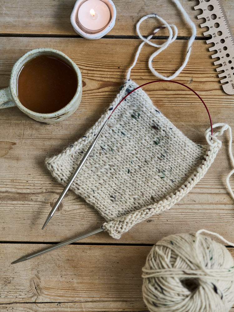 Circular knitting needles