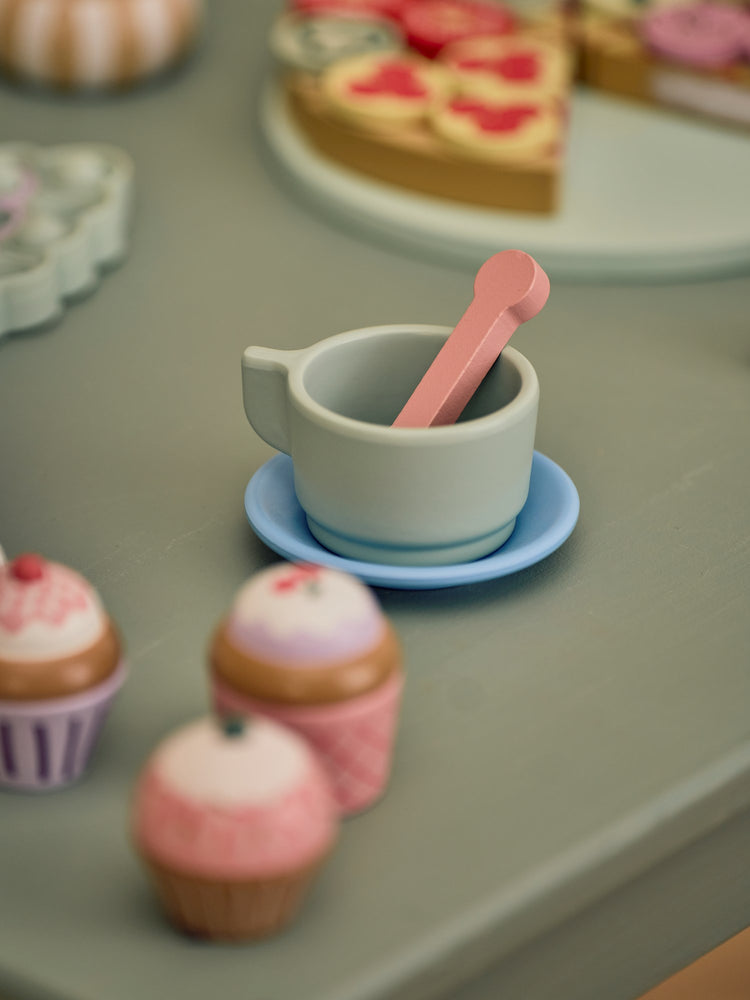 Toy teacup set