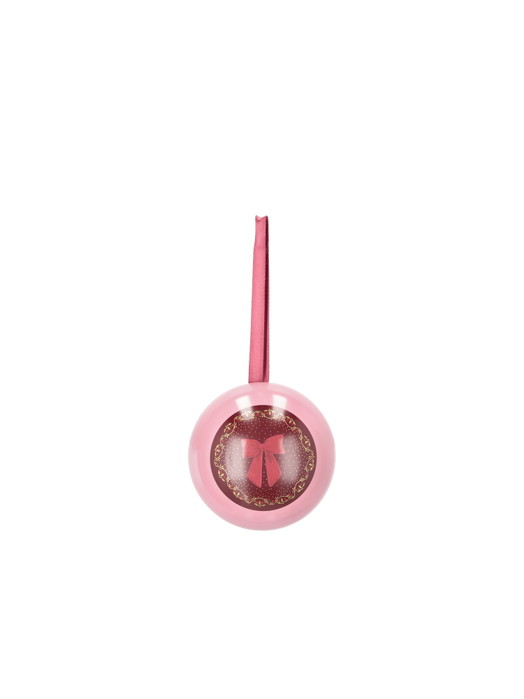 Christmas bauble with black tea