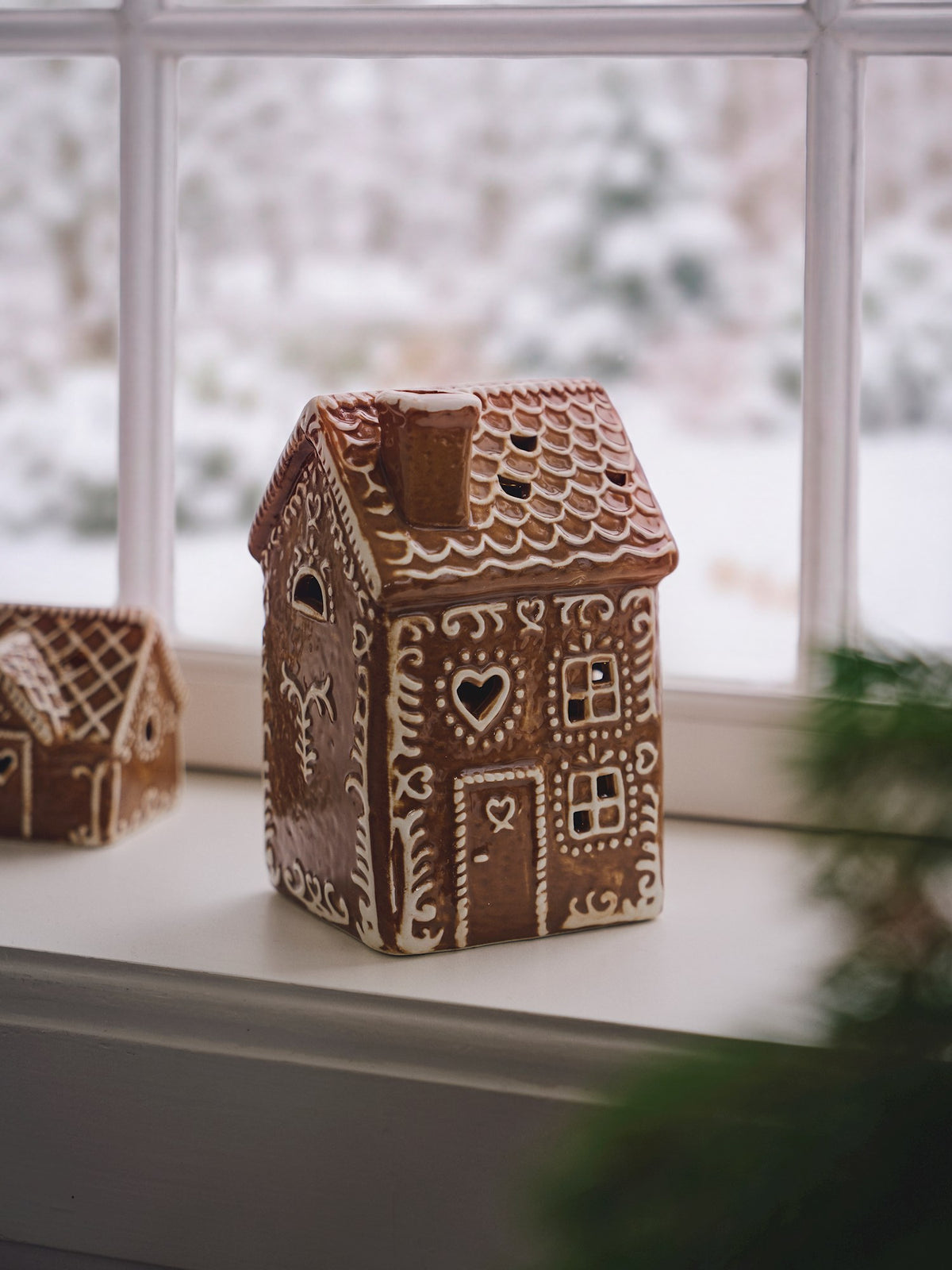LED gingerbread house