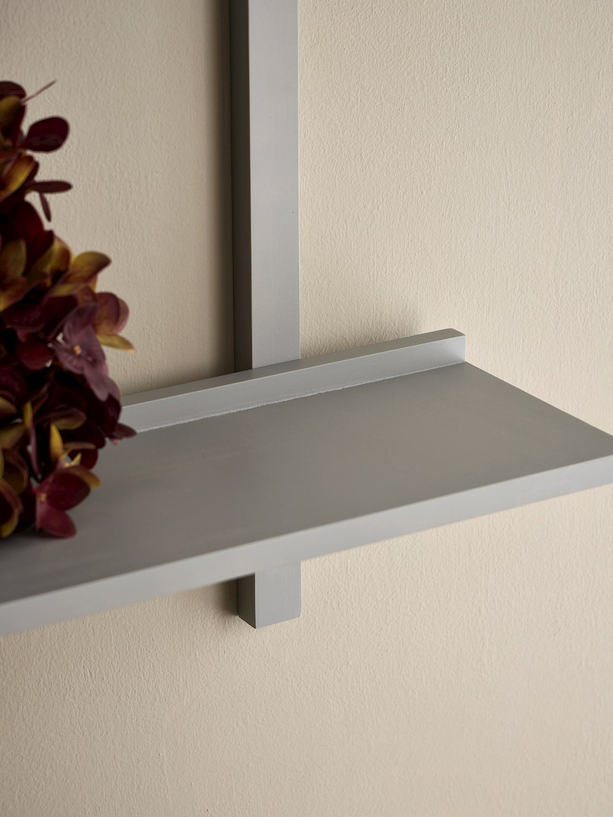 Wall shelf