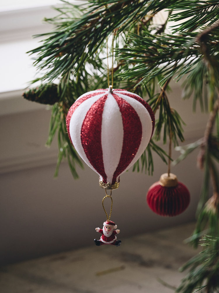 Christmas ornament hot air balloon